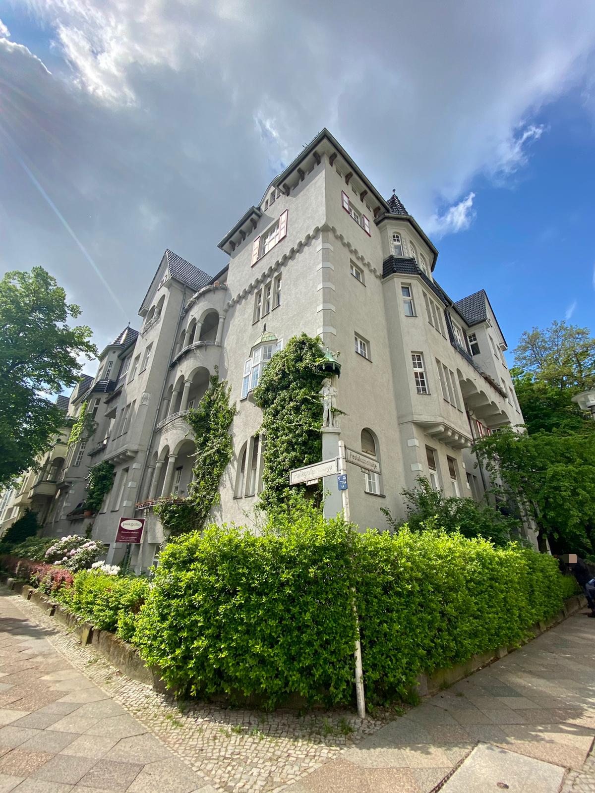 Pankgrafenstraße 7/ Pestalozzistraße 12